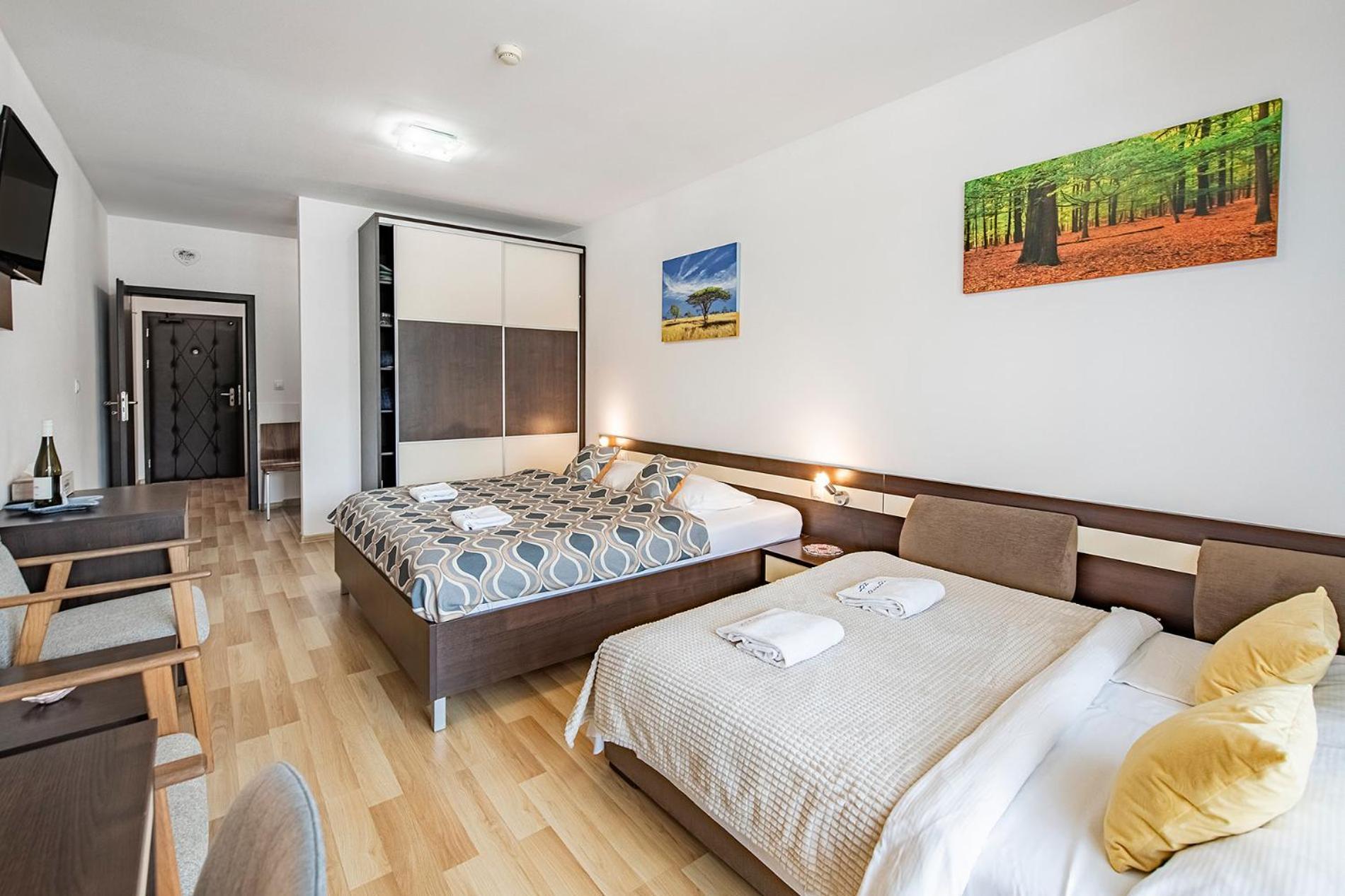 Besenova Apartman Korzar Bagian luar foto