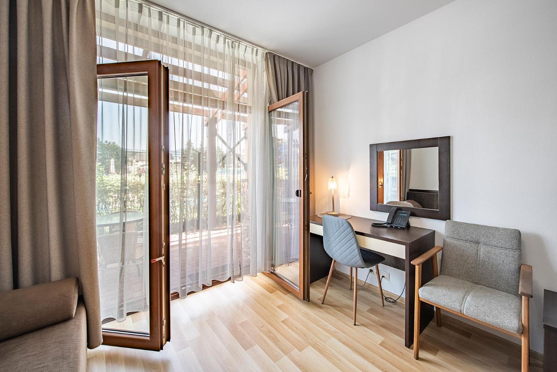 Besenova Apartman Korzar Bagian luar foto