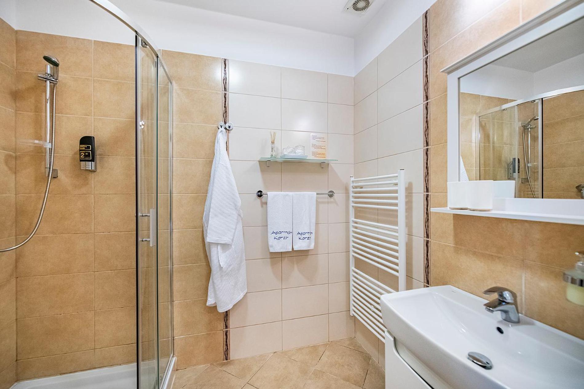 Besenova Apartman Korzar Bagian luar foto