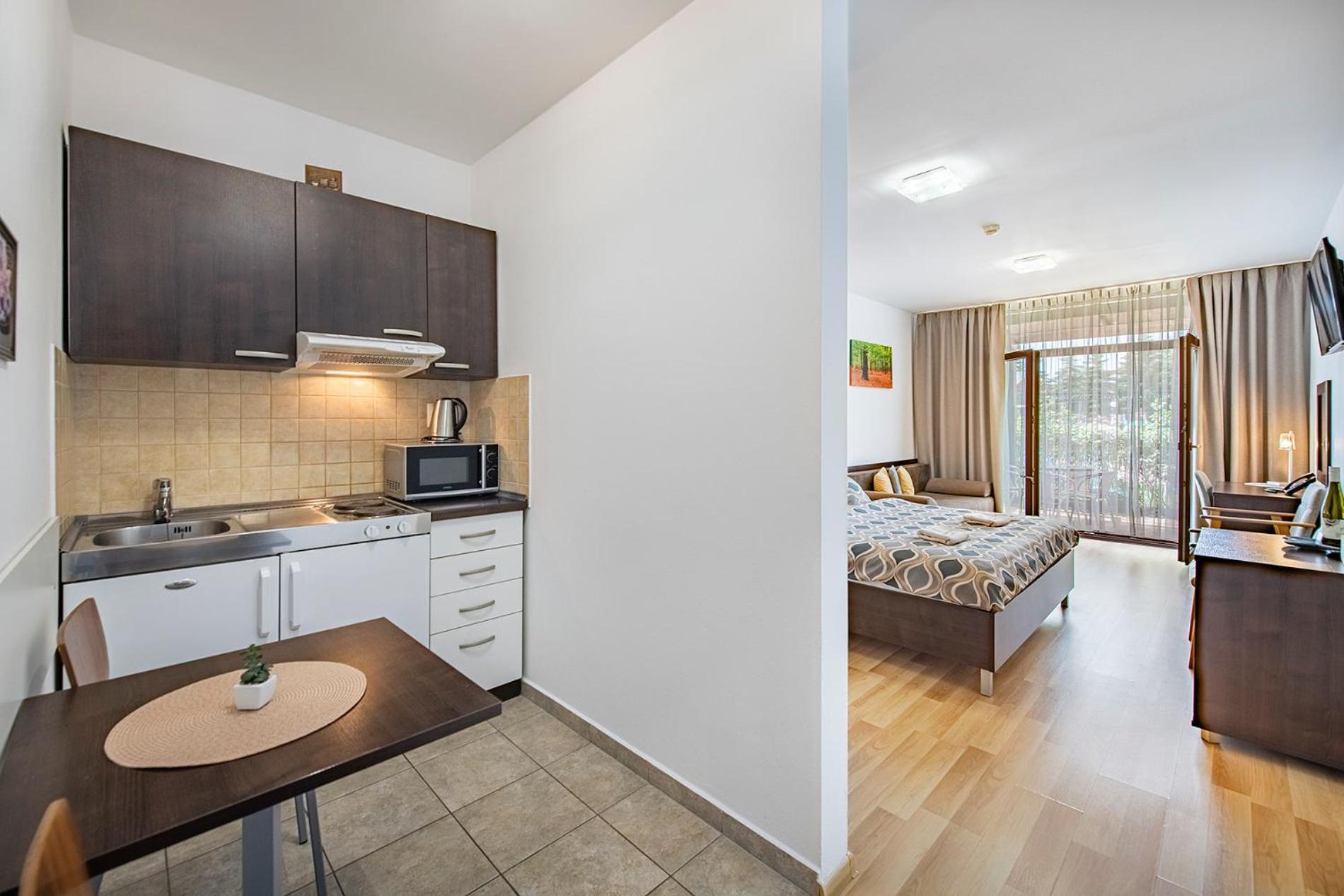 Besenova Apartman Korzar Bagian luar foto